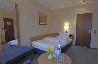 Astor & Aparthotel Köln Otel