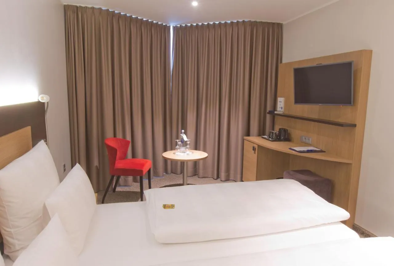 Astor & Aparthotel Köln 4*,