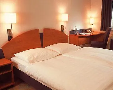 **** Otel Astor & Aparthotel Köln Almanya