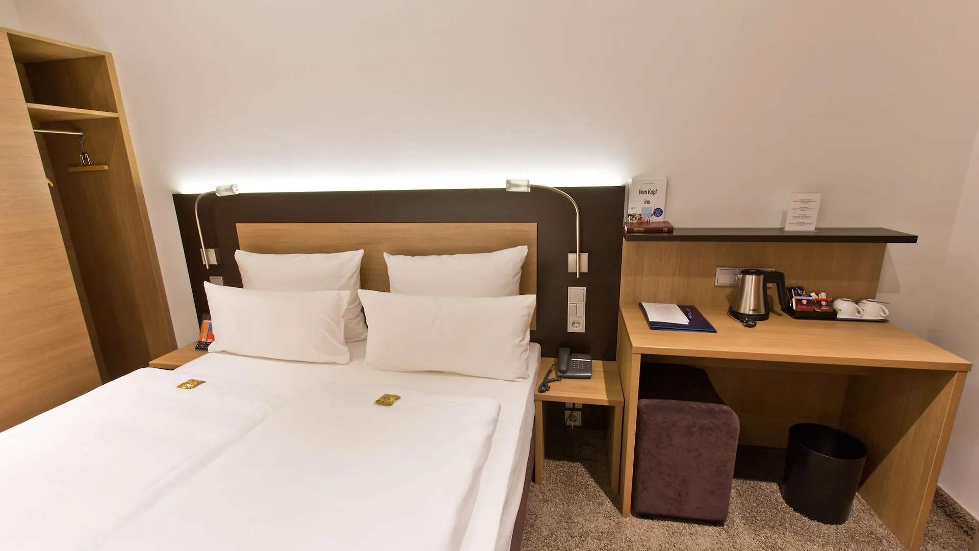 Astor & Aparthotel Köln 4*,  Almanya