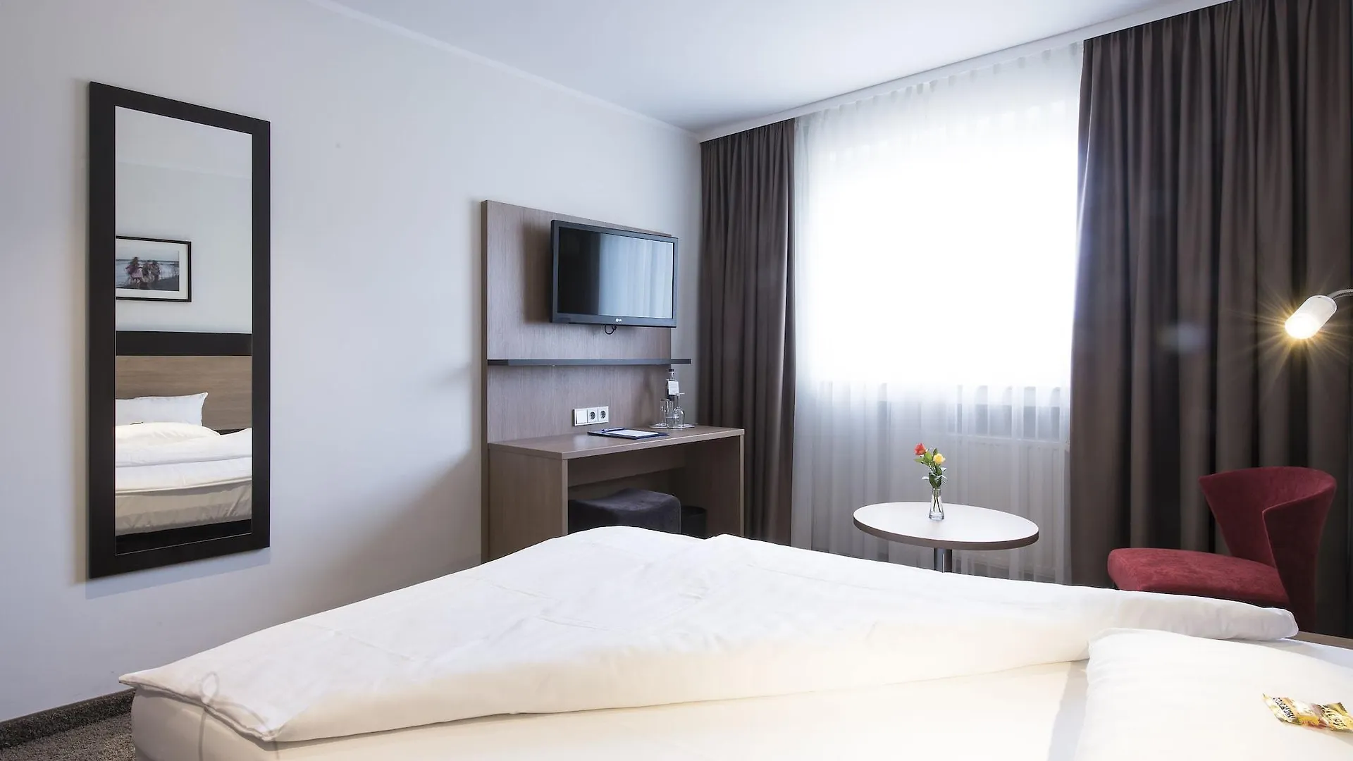 **** Otel Astor & Aparthotel Köln Almanya