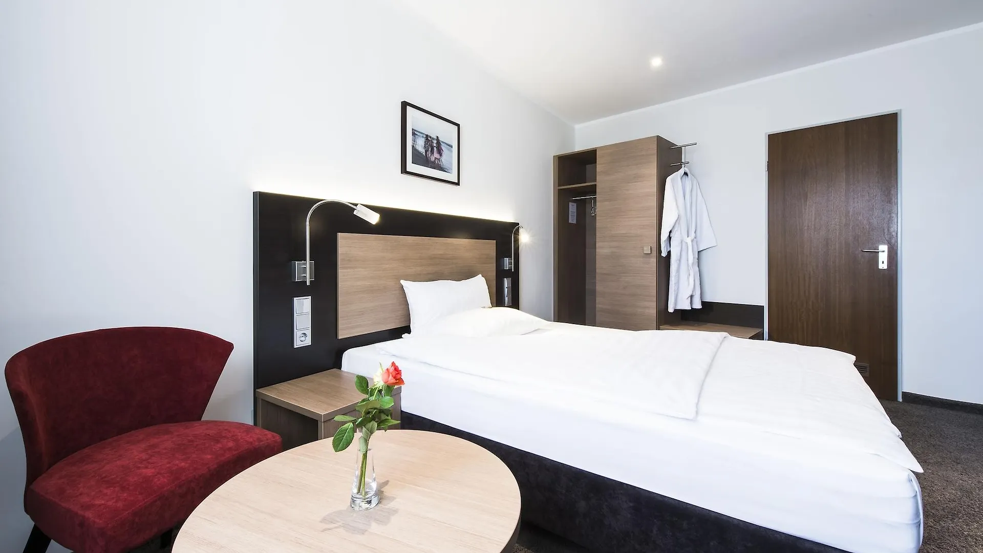 Astor & Aparthotel Köln 4*,
