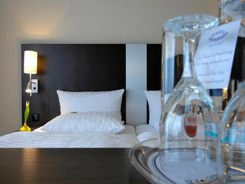 **** Otel Astor & Aparthotel Köln Almanya