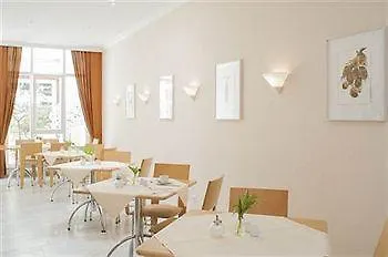 Astor & Aparthotel ケルン