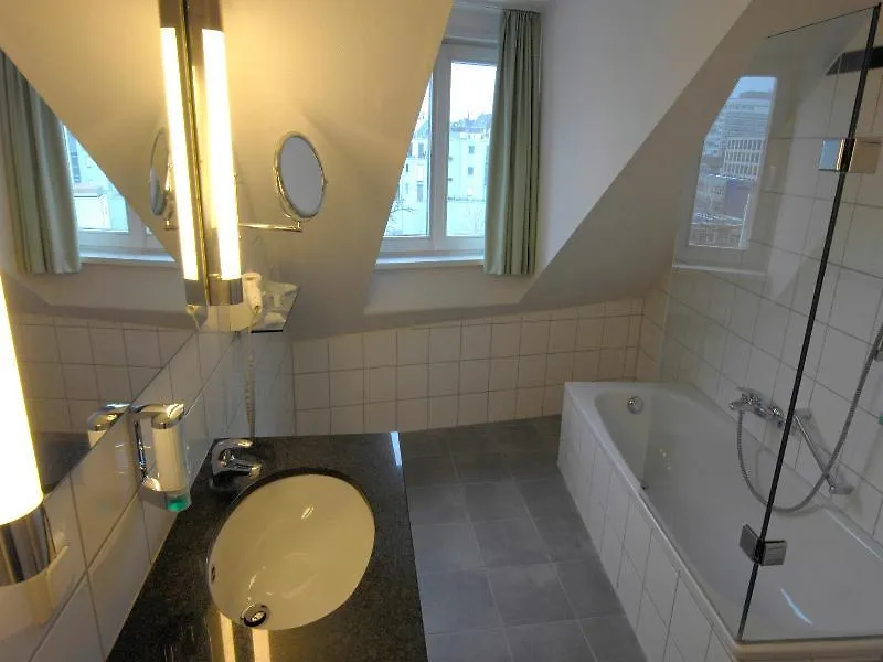 Astor & Aparthotel Köln 4*,  Almanya