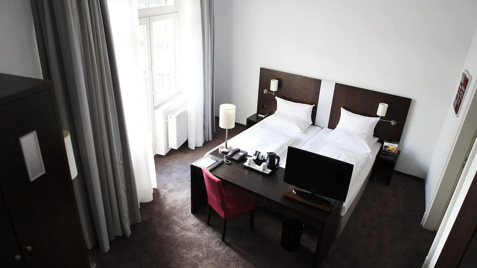 Astor & Aparthotel Köln 4*,